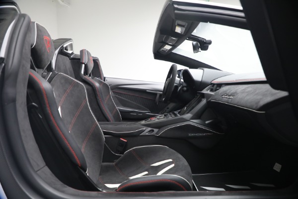 Used 2017 Lamborghini Centenario Roadster for sale $3,995,000 at Bugatti of Greenwich in Greenwich CT 06830 14