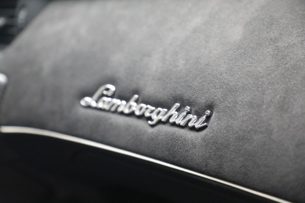 Used 2017 Lamborghini Centenario Roadster for sale $3,995,000 at Bugatti of Greenwich in Greenwich CT 06830 18