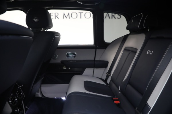 Used 2022 Rolls-Royce Black Badge Cullinan for sale $299,900 at Bugatti of Greenwich in Greenwich CT 06830 22