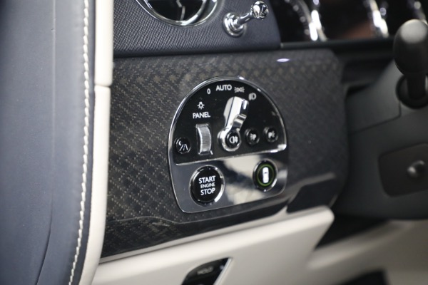 Used 2022 Rolls-Royce Black Badge Cullinan for sale $299,900 at Bugatti of Greenwich in Greenwich CT 06830 28
