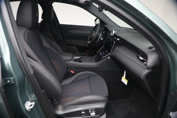 New 2026 Maserati Grecale Modena V6 for sale $96,825 at Bugatti of Greenwich in Greenwich CT 06830 16