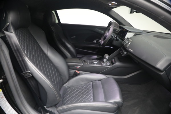 Used 2020 Audi R8 5.2 quattro V10 performance for sale $213,900 at Bugatti of Greenwich in Greenwich CT 06830 25