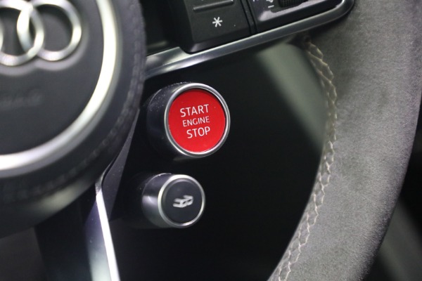 Used 2020 Audi R8 5.2 quattro V10 performance for sale $213,900 at Bugatti of Greenwich in Greenwich CT 06830 28