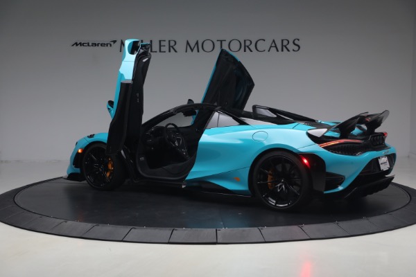 Used 2022 McLaren 765LT Spider for sale $599,900 at Bugatti of Greenwich in Greenwich CT 06830 16