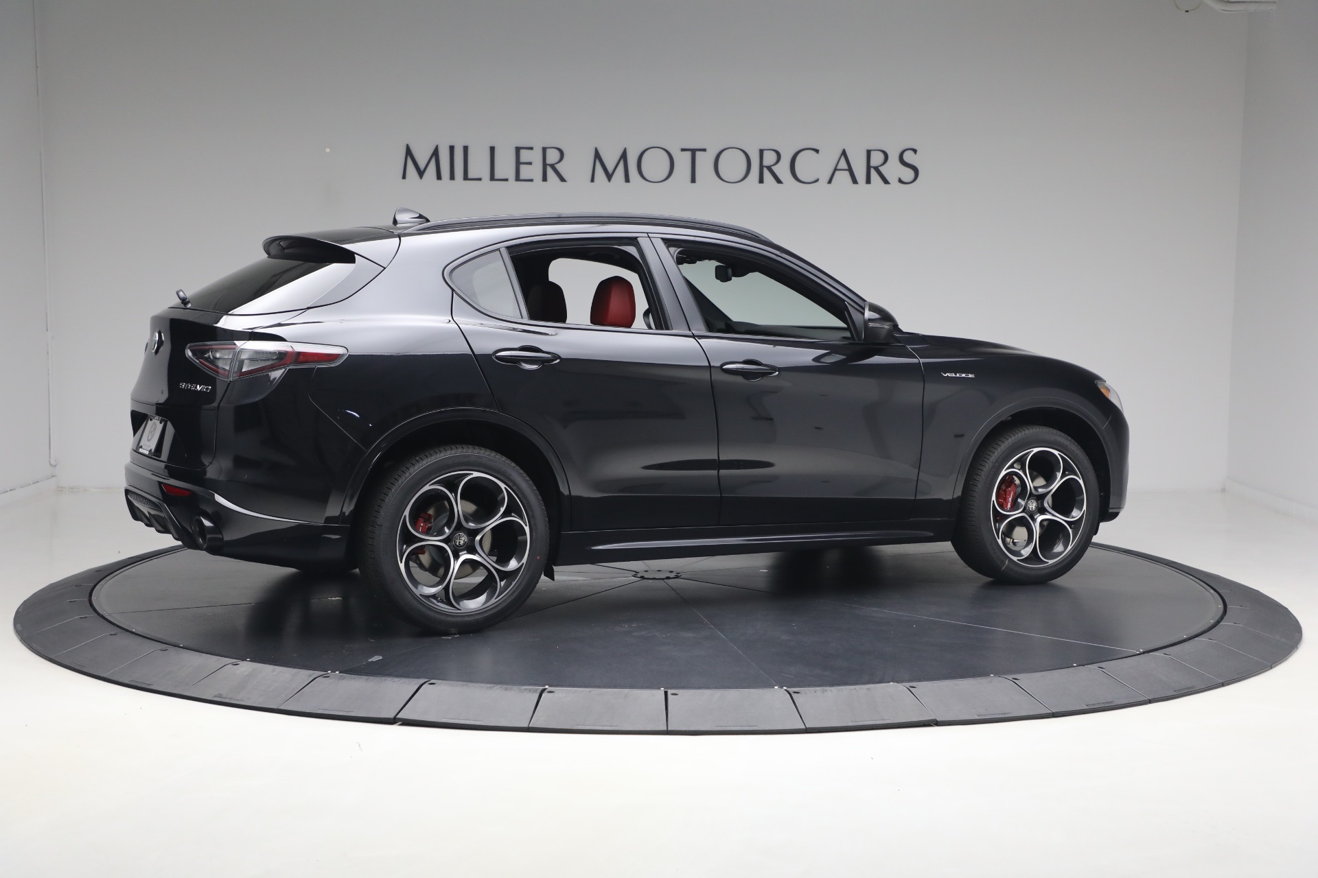 2026 Alfa Romeo Stelvio Base - Photo 8