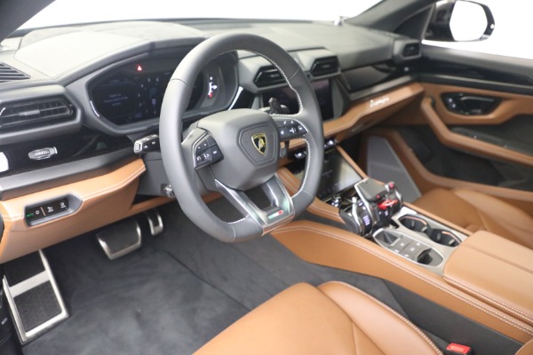 Used 2025 Lamborghini Urus SE for sale $305,900 at Bugatti of Greenwich in Greenwich CT 06830 15