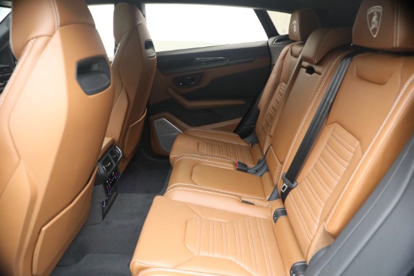 Used 2025 Lamborghini Urus SE for sale $305,900 at Bugatti of Greenwich in Greenwich CT 06830 16