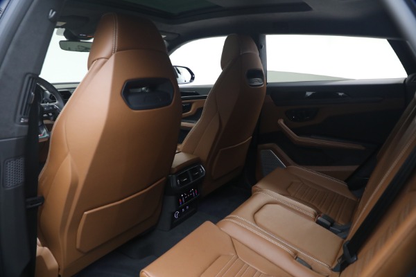 Used 2025 Lamborghini Urus SE for sale $305,900 at Bugatti of Greenwich in Greenwich CT 06830 18
