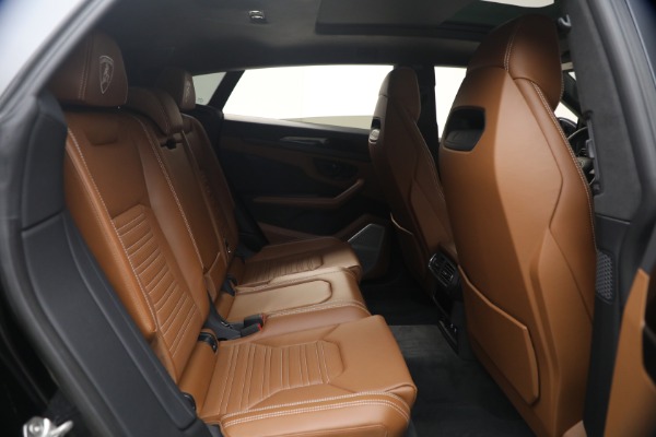 Used 2025 Lamborghini Urus SE for sale $305,900 at Bugatti of Greenwich in Greenwich CT 06830 22
