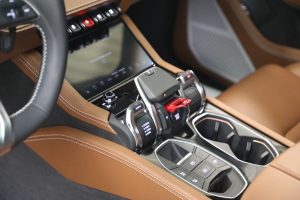 Used 2025 Lamborghini Urus SE for sale $305,900 at Bugatti of Greenwich in Greenwich CT 06830 26