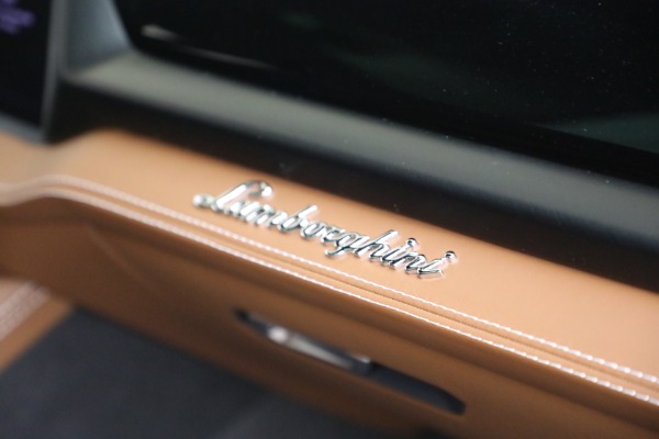 Used 2025 Lamborghini Urus SE for sale $305,900 at Bugatti of Greenwich in Greenwich CT 06830 28
