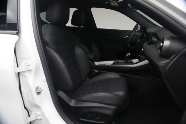 Used 2024 Alfa Romeo Tonale Hybrid Ti for sale $26,900 at Bugatti of Greenwich in Greenwich CT 06830 17