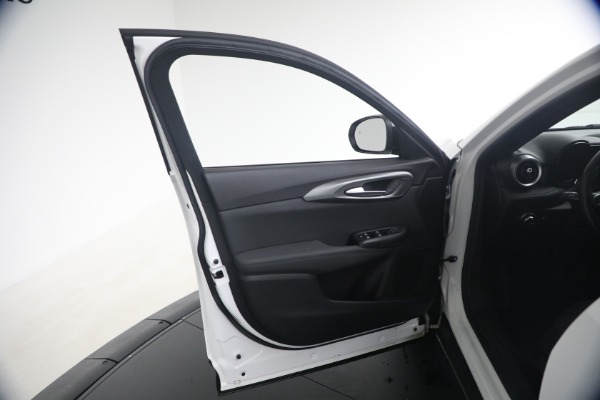 Used 2024 Alfa Romeo Tonale Hybrid Ti for sale $26,900 at Bugatti of Greenwich in Greenwich CT 06830 23