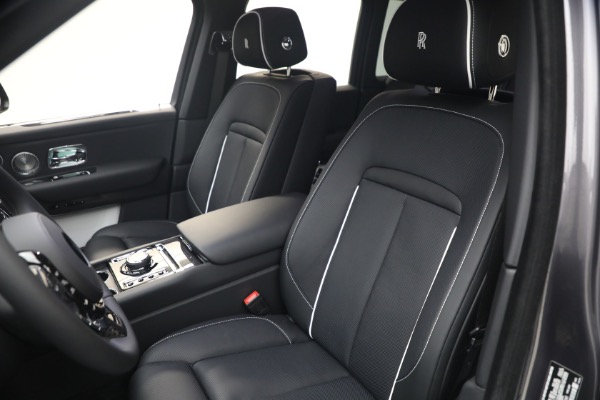 New 2027 Rolls-Royce Black Badge Cullinan for sale $576,350 at Bugatti of Greenwich in Greenwich CT 06830 18