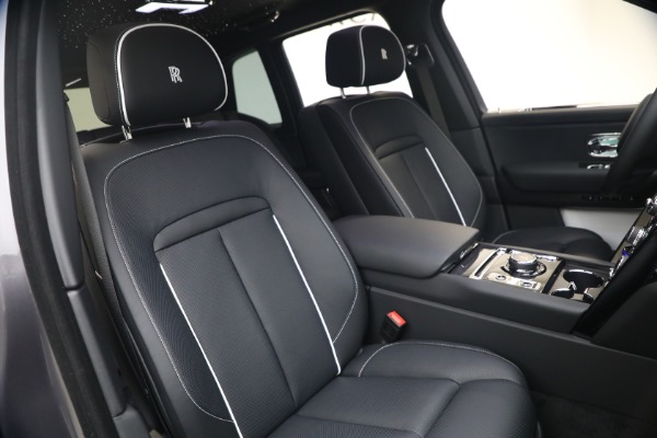 New 2027 Rolls-Royce Black Badge Cullinan for sale $576,350 at Bugatti of Greenwich in Greenwich CT 06830 19