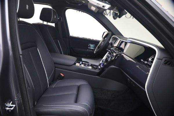 New 2027 Rolls-Royce Black Badge Cullinan for sale $576,350 at Bugatti of Greenwich in Greenwich CT 06830 20