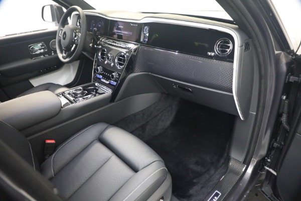 New 2027 Rolls-Royce Black Badge Cullinan for sale $576,350 at Bugatti of Greenwich in Greenwich CT 06830 21