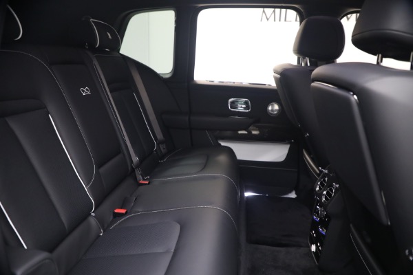 New 2027 Rolls-Royce Black Badge Cullinan for sale $576,350 at Bugatti of Greenwich in Greenwich CT 06830 23