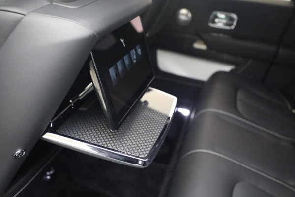 New 2027 Rolls-Royce Black Badge Cullinan for sale $576,350 at Bugatti of Greenwich in Greenwich CT 06830 25