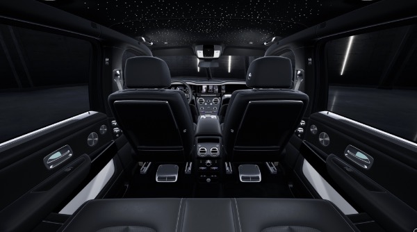 New 2027 Rolls-Royce Black Badge Cullinan for sale $576,350 at Bugatti of Greenwich in Greenwich CT 06830 7