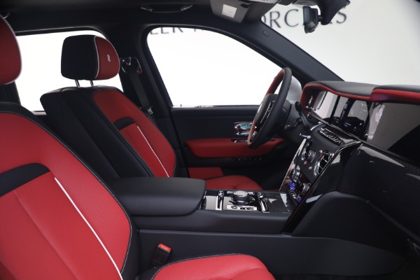 New 2027 Rolls-Royce Black Badge Cullinan for sale $588,050 at Bugatti of Greenwich in Greenwich CT 06830 19