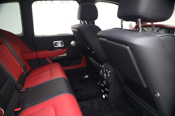 New 2027 Rolls-Royce Black Badge Cullinan for sale $588,050 at Bugatti of Greenwich in Greenwich CT 06830 23