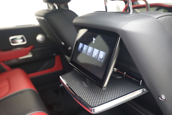 New 2027 Rolls-Royce Black Badge Cullinan for sale $588,050 at Bugatti of Greenwich in Greenwich CT 06830 25