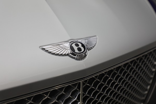 Used 2022 Bentley Bentayga V8 for sale $129,900 at Bugatti of Greenwich in Greenwich CT 06830 13