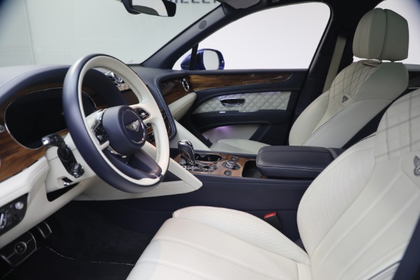 Used 2022 Bentley Bentayga V8 for sale $129,900 at Bugatti of Greenwich in Greenwich CT 06830 18