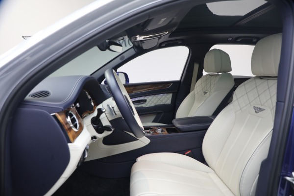 Used 2022 Bentley Bentayga V8 for sale $129,900 at Bugatti of Greenwich in Greenwich CT 06830 19