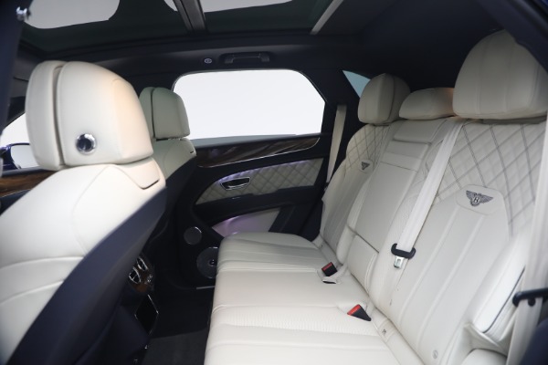 Used 2022 Bentley Bentayga V8 for sale $129,900 at Bugatti of Greenwich in Greenwich CT 06830 21
