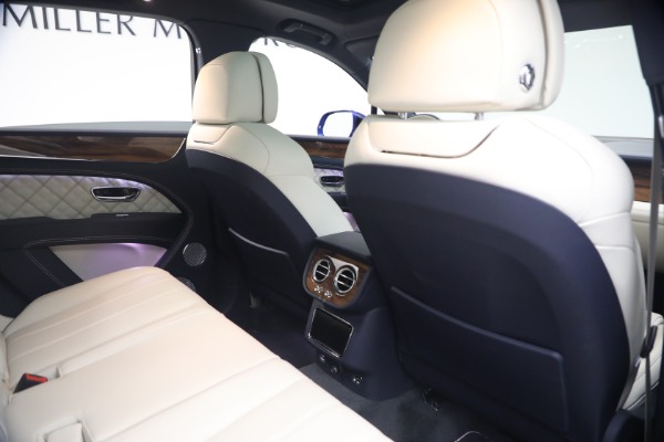 Used 2022 Bentley Bentayga V8 for sale $129,900 at Bugatti of Greenwich in Greenwich CT 06830 25