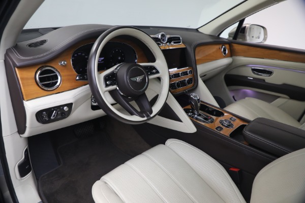Used 2021 Bentley Bentayga V8 for sale $119,900 at Bugatti of Greenwich in Greenwich CT 06830 18