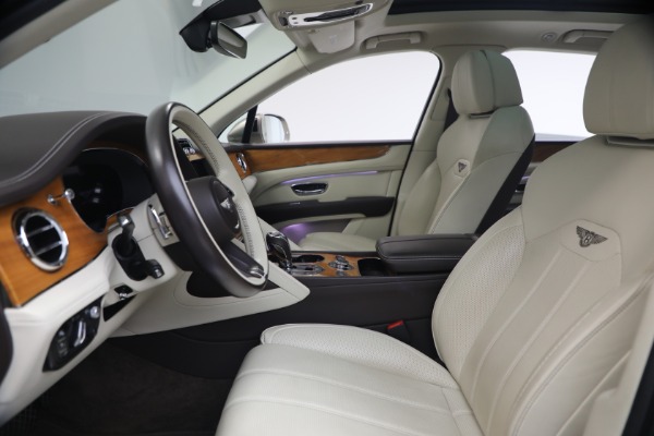 Used 2021 Bentley Bentayga V8 for sale $119,900 at Bugatti of Greenwich in Greenwich CT 06830 19