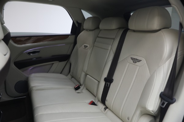 Used 2021 Bentley Bentayga V8 for sale $119,900 at Bugatti of Greenwich in Greenwich CT 06830 23