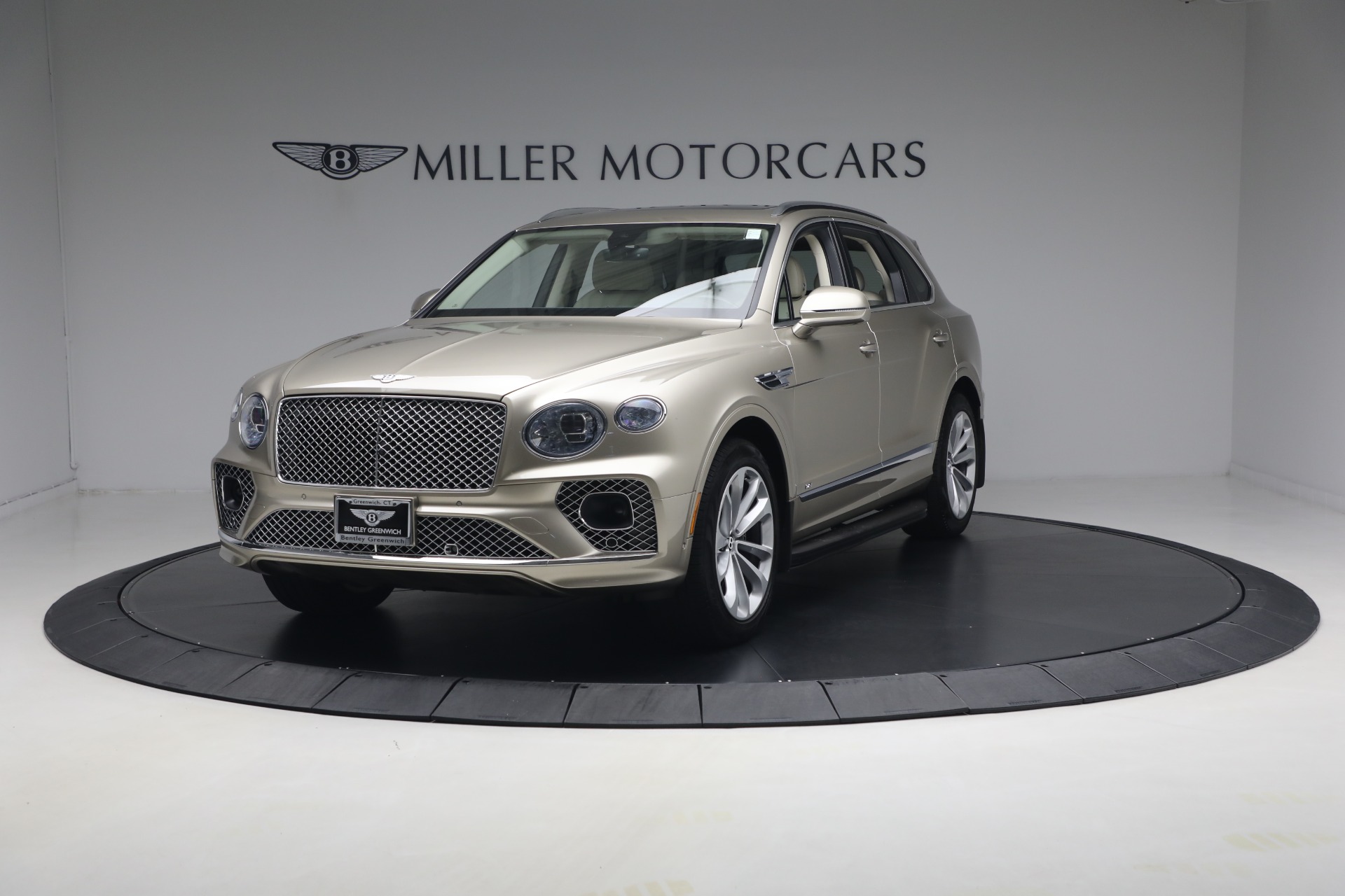 Used 2021 Bentley Bentayga V8 for sale $119,900 at Bugatti of Greenwich in Greenwich CT 06830 1