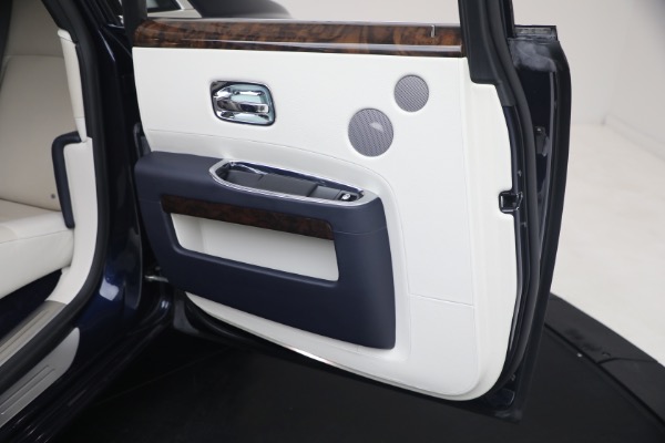 Used 2014 Rolls-Royce Ghost for sale $139,900 at Bugatti of Greenwich in Greenwich CT 06830 16