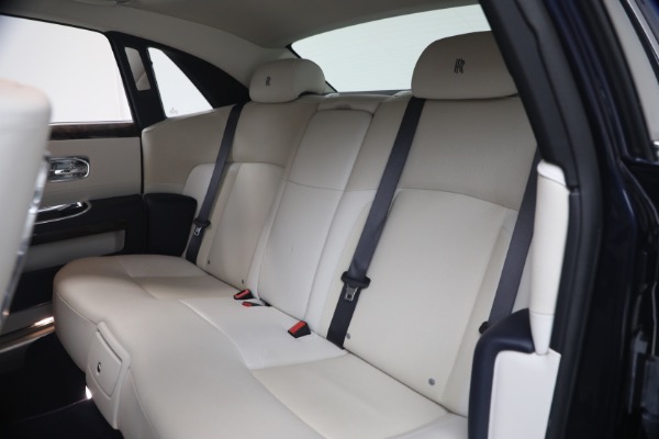 Used 2014 Rolls-Royce Ghost for sale $139,900 at Bugatti of Greenwich in Greenwich CT 06830 17