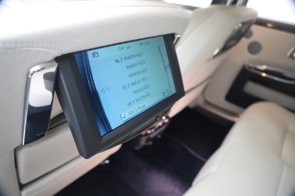 Used 2014 Rolls-Royce Ghost for sale $139,900 at Bugatti of Greenwich in Greenwich CT 06830 21