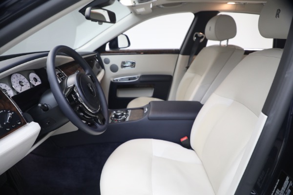 Used 2014 Rolls-Royce Ghost for sale $139,900 at Bugatti of Greenwich in Greenwich CT 06830 22