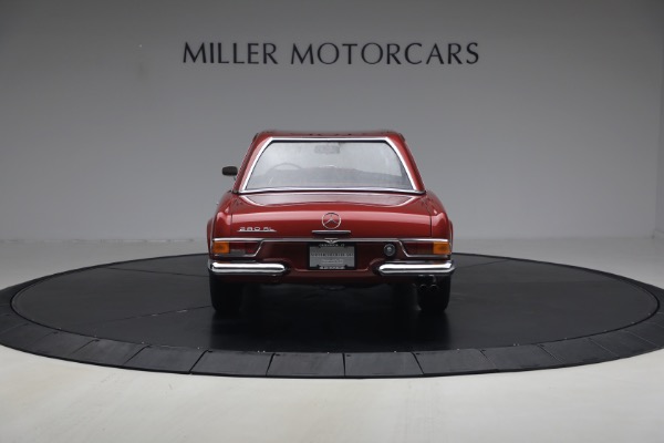 Used 1968 Mercedes-Benz 280SL for sale $229,900 at Bugatti of Greenwich in Greenwich CT 06830 17