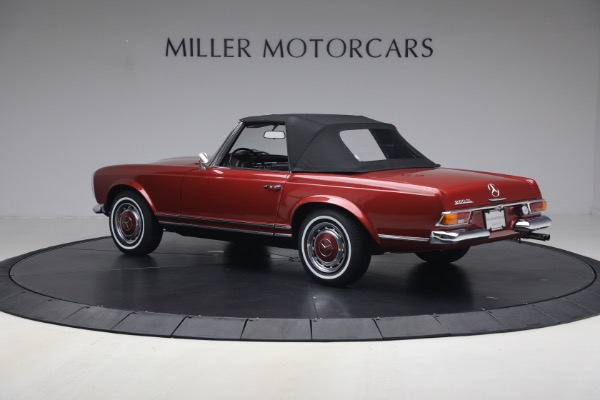 Used 1968 Mercedes-Benz 280SL for sale $229,900 at Bugatti of Greenwich in Greenwich CT 06830 25