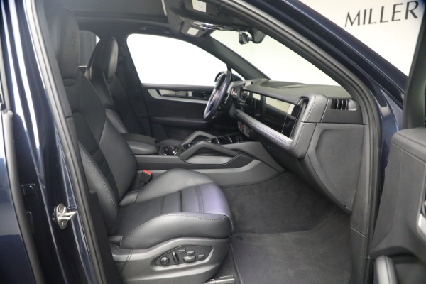 Used 2024 Porsche Cayenne S for sale $79,900 at Bugatti of Greenwich in Greenwich CT 06830 18