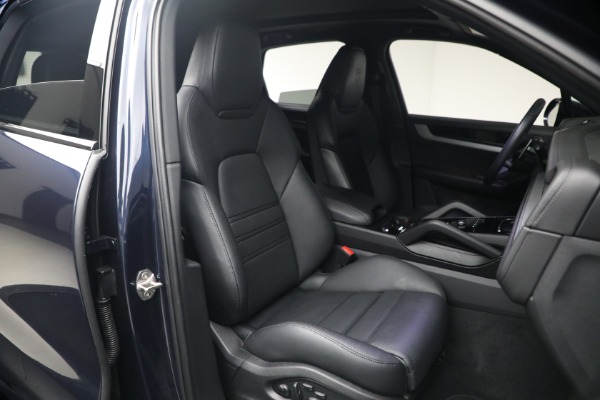 Used 2024 Porsche Cayenne S for sale $79,900 at Bugatti of Greenwich in Greenwich CT 06830 19