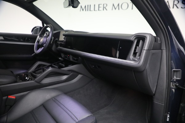 Used 2024 Porsche Cayenne S for sale $79,900 at Bugatti of Greenwich in Greenwich CT 06830 20
