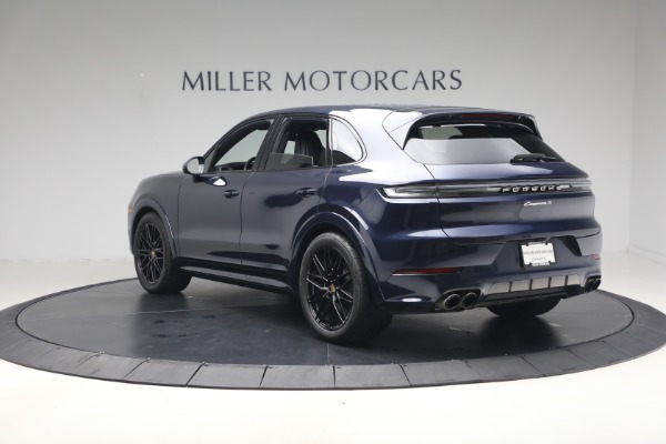 Used 2024 Porsche Cayenne S for sale $79,900 at Bugatti of Greenwich in Greenwich CT 06830 5