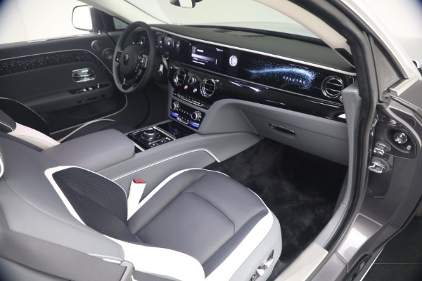 Used 2024 Rolls-Royce Spectre for sale $399,900 at Bugatti of Greenwich in Greenwich CT 06830 20