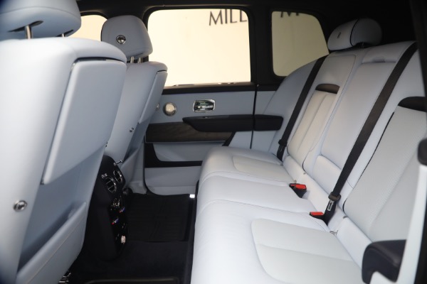 Used 2025 Rolls-Royce Cullinan for sale $419,900 at Bugatti of Greenwich in Greenwich CT 06830 21