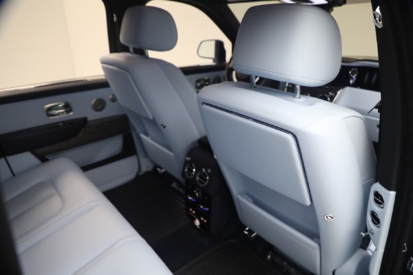 Used 2025 Rolls-Royce Cullinan for sale $419,900 at Bugatti of Greenwich in Greenwich CT 06830 27