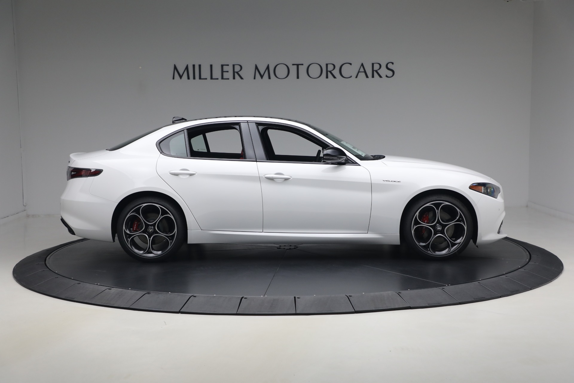 2026 Alfa Romeo Giulia Base - Photo 10